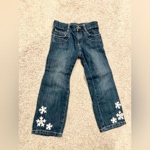 EUC Gymboree Snowflake Embroidered Jeans 5T
